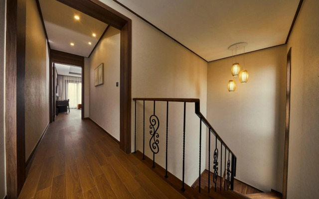 Camphortree Hotel & Resort