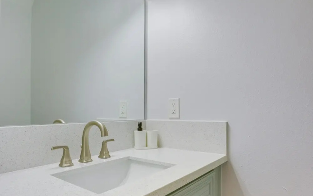 Pet-friendly Duplex Unit in Southwest Houston