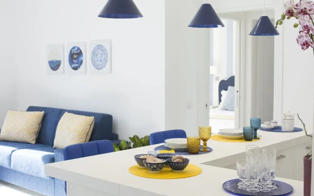 Sara Home 1