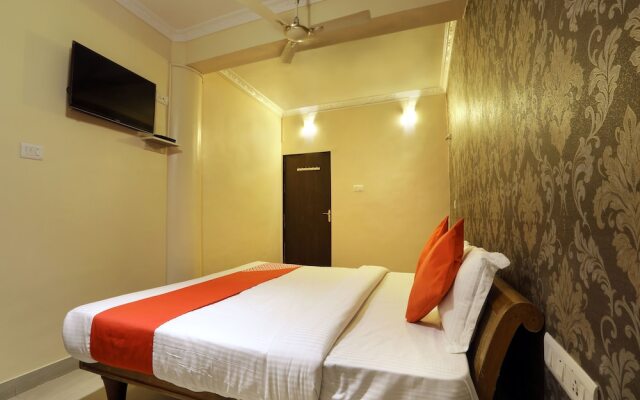 OYO 11967 Hotel Clarissa