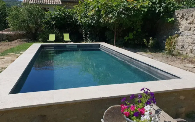 Charming Provencal Holiday Home With Garden
