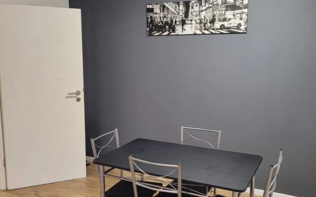 Schone, Gemutliche Moblierte 2 Zi Wohnung in Rgb