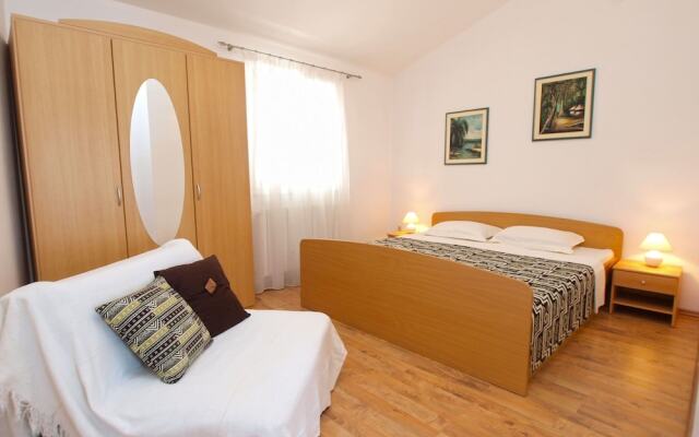 Apartment 440