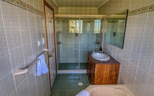 Cottages on Lovedale