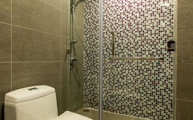 Republic Apartments Saigon Airport