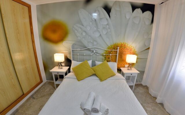 Apartamentos Vela y Serna - WONDERSTAYS