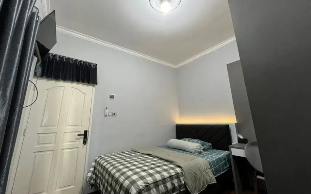 Capital O 94208 Homtel Menza plantinum