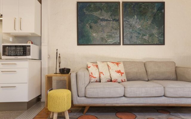Boutique Stays - Gladstone Cottage, South Melbourne