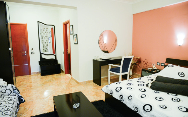 Hotel Oasis