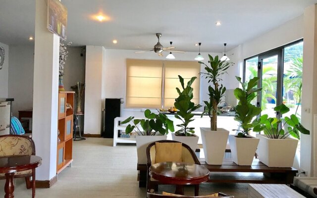 Hiranyika Cafe and Bed