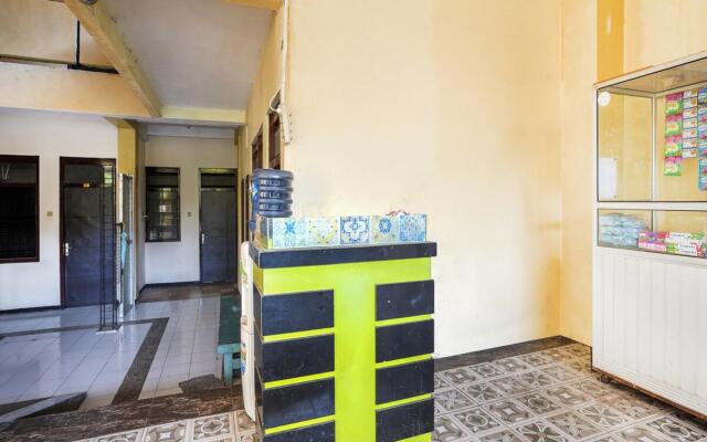 OYO 3842 Eiffel Ketintang Unesa Syariah