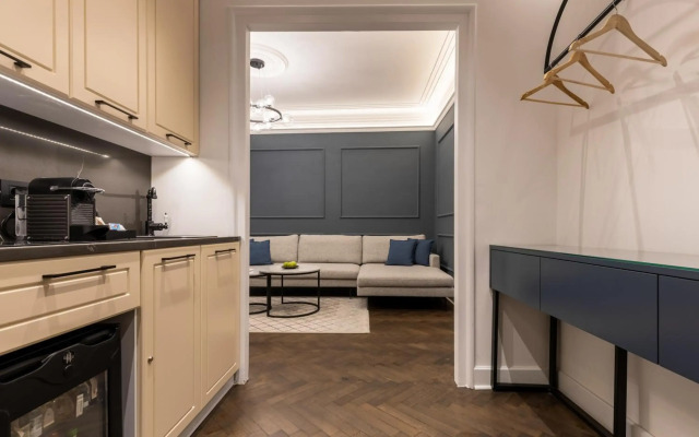 One Luxury Suites