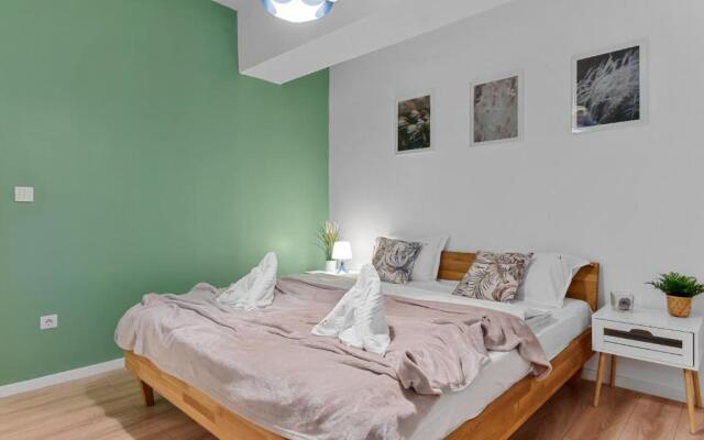 Asteri Garden & Terrace Apartment