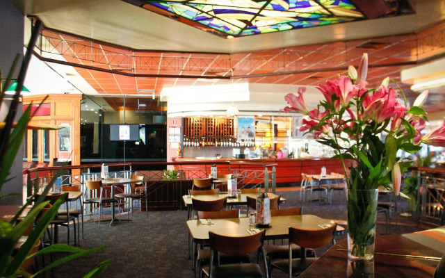 Nightcap at Matthew Flinders Hotel
