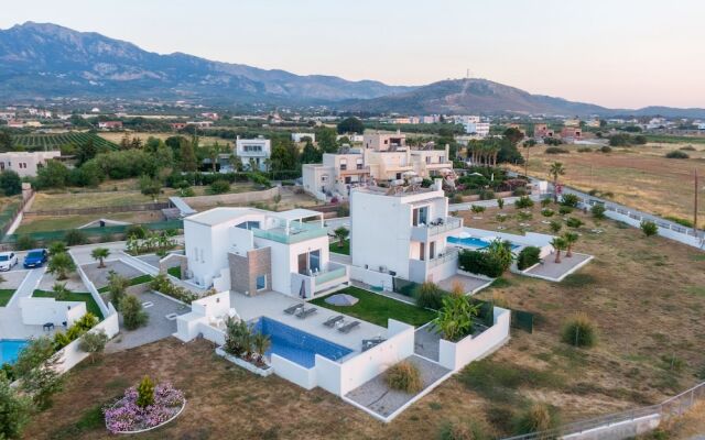 "xenos Villa 4 - Luxury Villa With Private Swimming Pool Near The Sea"