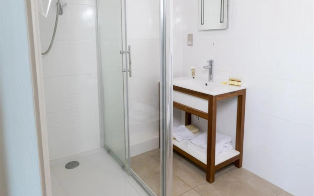 Three Horseshoes Inn