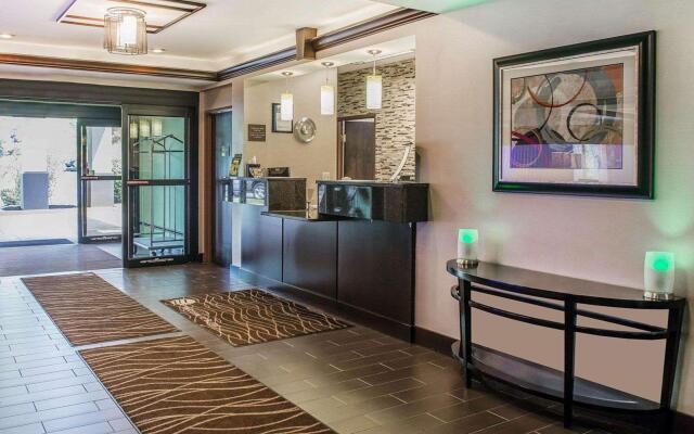 Comfort Inn & Suites Butler