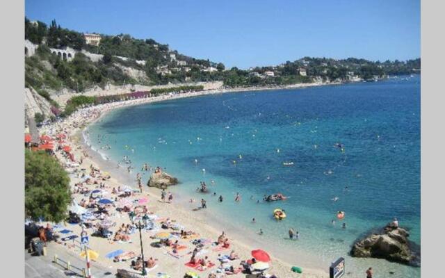 La Petite Cachette - Pool and 150m to the beach