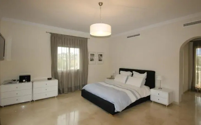 Villa 82