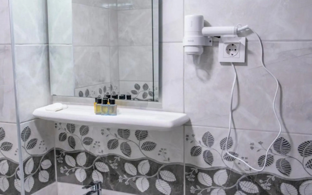 Mustis Royal Plaza Hotel