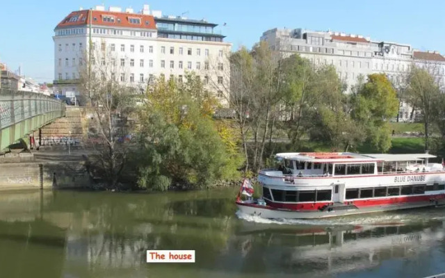 Zentral mit Blick auf Donaukanal