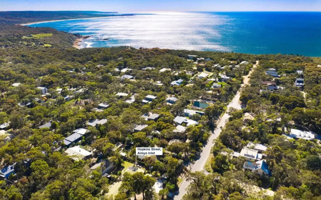 Aireys Rustic Chic - Rejuvenate Stays