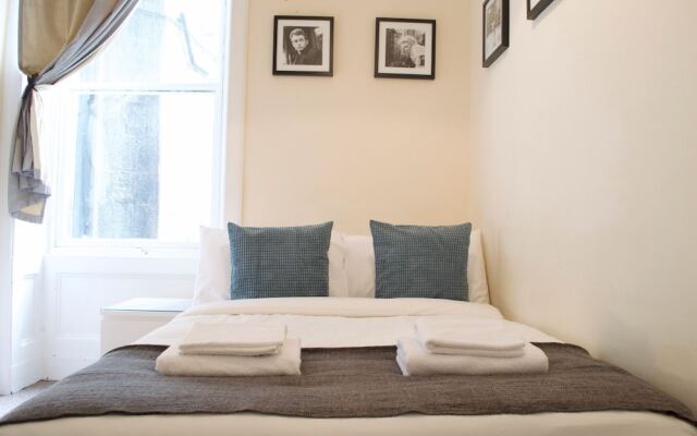 3 Bedroom Apartment In Edinburgh