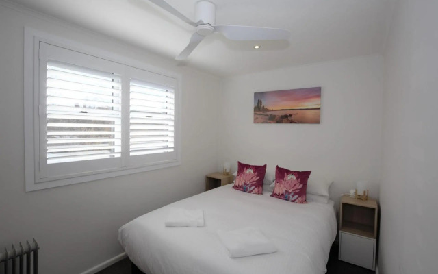 46 Banjo Patterson Crescent