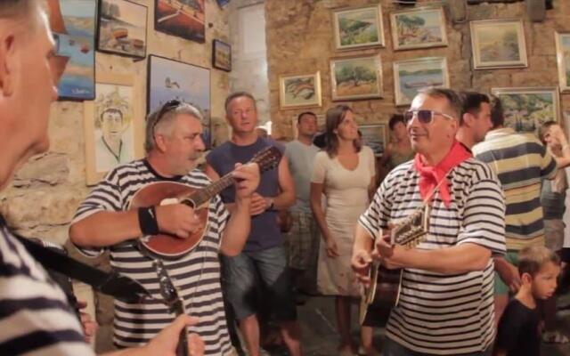 A2 - Cozy Apartment, Best Location in Supetar