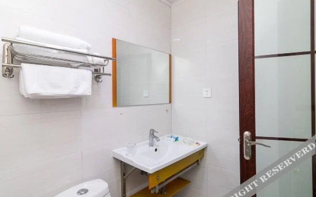 Jiushi Business Hotel