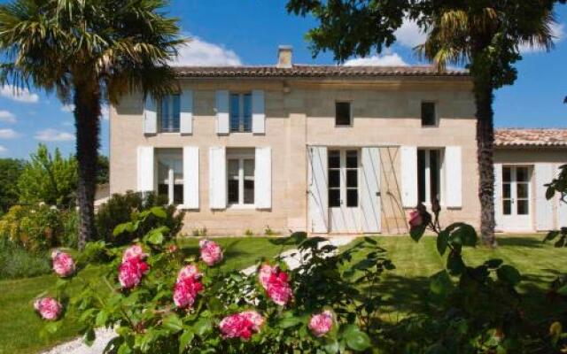 RARECAT Villa