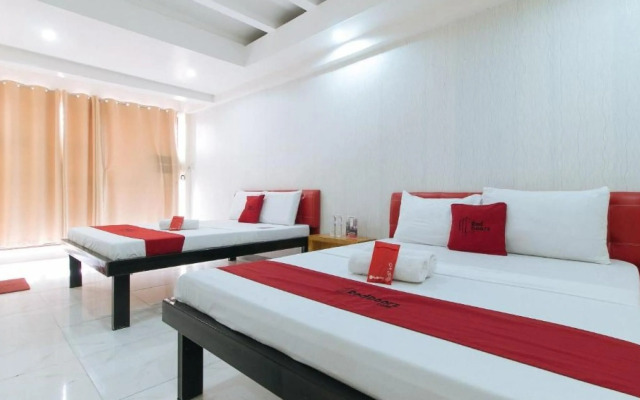 RedDoorz @ DBuilders Rooms Lower Bicutan