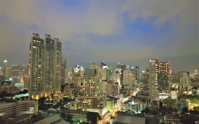 Sukhumvit In The Park BTS PhromPhong