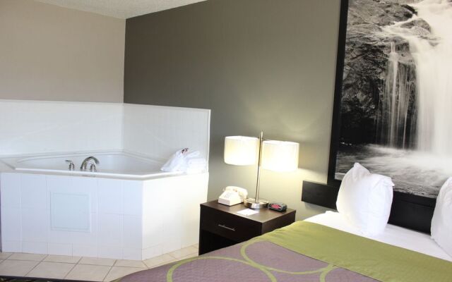 Super 8 by Wyndham Grand Rapids/Wyoming