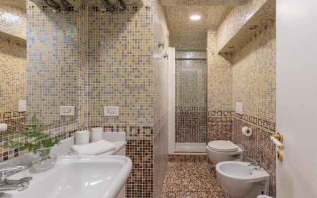 Iflat Light Apartment Near The Colosseum