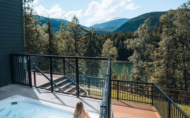 Basecamp Resorts Revelstoke