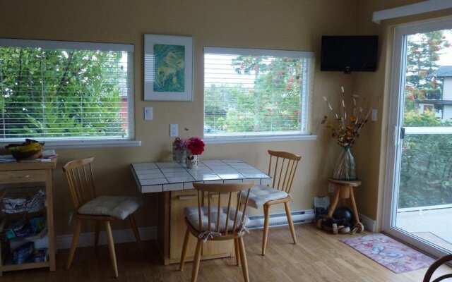 Beachway Vacation Rental and B&B Suites