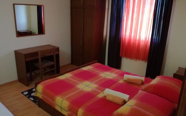 Apartment Robi- swimming pool and beautiful garden A2-crveni Kampor, Island Rab