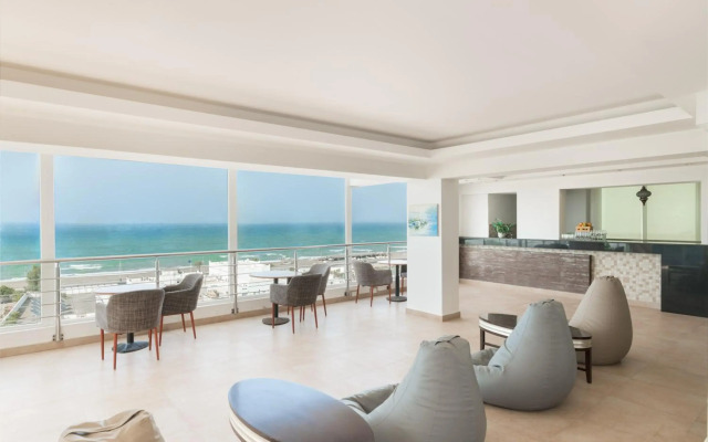 Al Hail Waves Hotel Managed By Centara