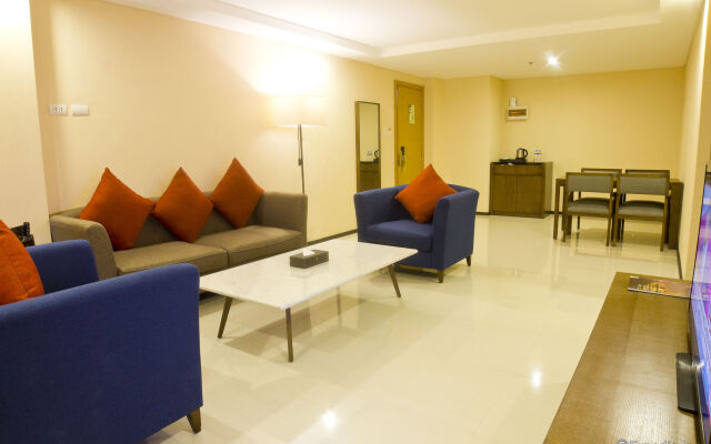 Golden Phoenix Hotel - Manila