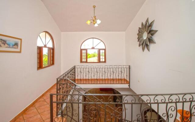 Playa Laguna 65 5 bedroom Villa