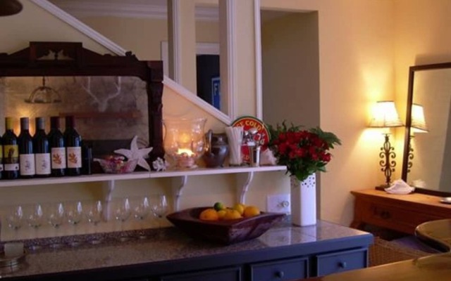 Salmonberry Inn & Beach House