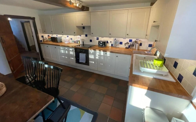 The Royal Retreat -elegant 7bdr With Garden