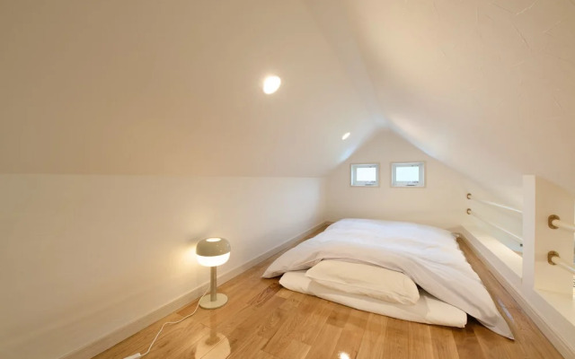 Wakoso Harmonious Light West