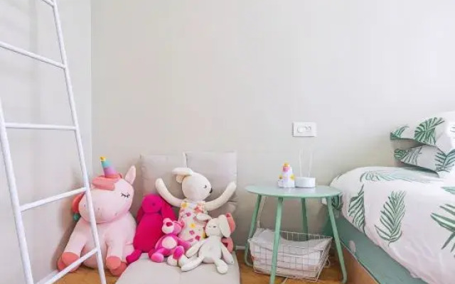 Danjiangkou Threeofus Apartment