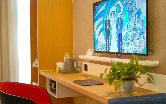 ibis Styles Chengdu American Center Hotel