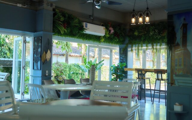 Nora Bukit Hotel