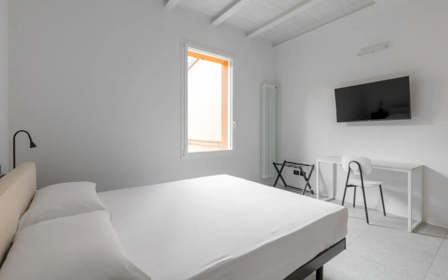 White Daisy Apartment by Wonderful Italy