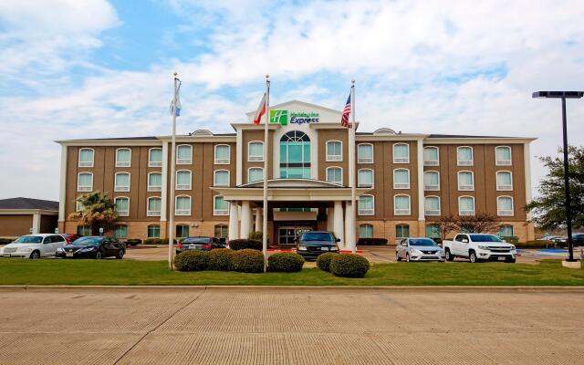 Holiday Inn Express Hotel & Suites Corsicana, an IHG Hotel