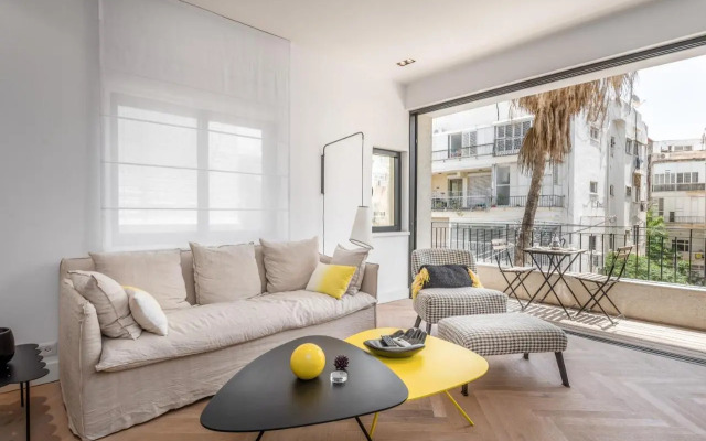 Stunning and design 2BDR Apartment